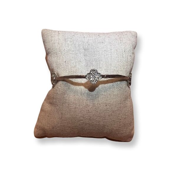 NEW Designer Inspired Clover Silver Tone Rhinestone Bangle - Picture 4 of 4